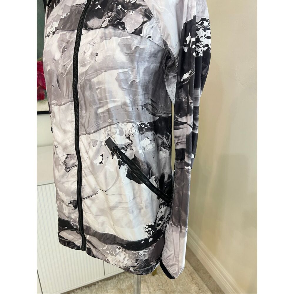 Lululemon Womens Biggie Pigment Wave Miss Misty Jacket II Black and White Size 4 - Picture 2 of 9